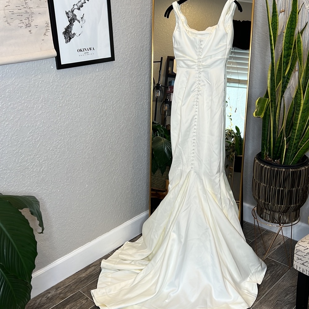 HOUSE OF CB 'Emilie' Off White Satin Mermaid Bridal Gown NWOT - Picture 15 of 16